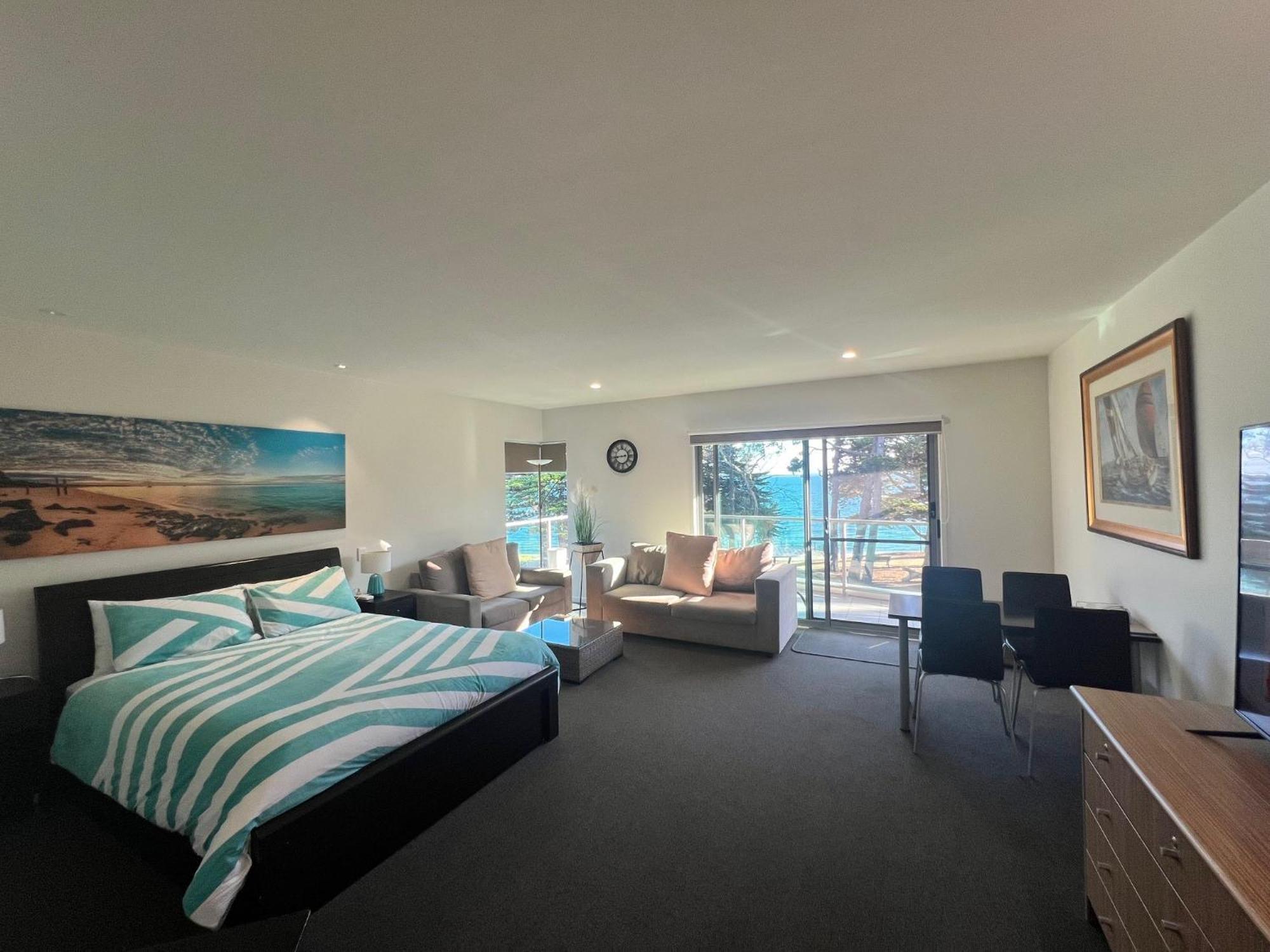 Phillip Island Holiday Apartments カウズ エクステリア 写真